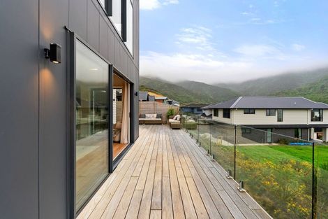 Photo of property in 21 Porokaiwhiri Street, Crofton Downs, Wellington, 6035