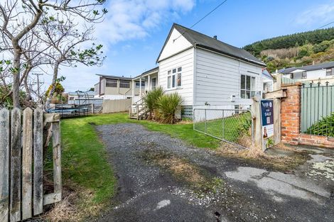 Photo of property in 1 Ann Street, Bluff, 9814
