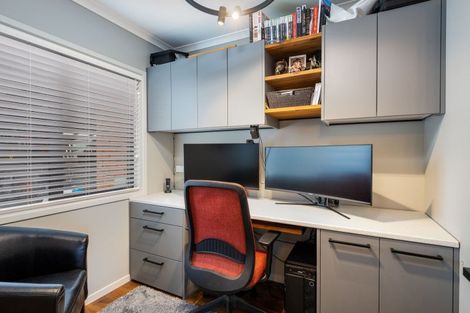 Photo of property in 24 Ainslee Street, Highlands Park, New Plymouth, 4312