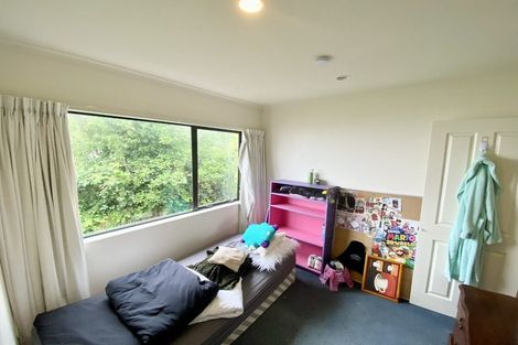 Photo of property in 5 Bishops Glen, Tawa, Wellington, 5028