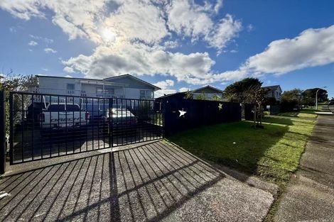 Photo of property in 38 Larissa Avenue, Henderson, Auckland, 0610