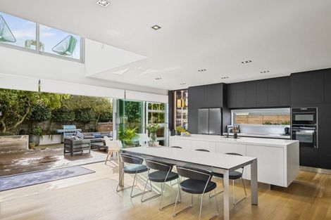 Photo of property in 731 Highgate, Maori Hill, Dunedin, 9010