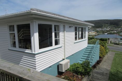 Photo of property in 91 Taylor Terrace, Tawa, Wellington, 5028