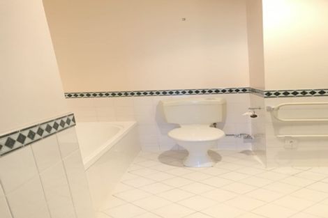 Photo of property in Grandstand Apartments, 10/80 Kent Terrace, Mount Victoria, Wellington, 6011