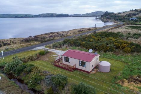 Photo of property in 2 Antrim Street, Waikawa, Tokanui, 9884