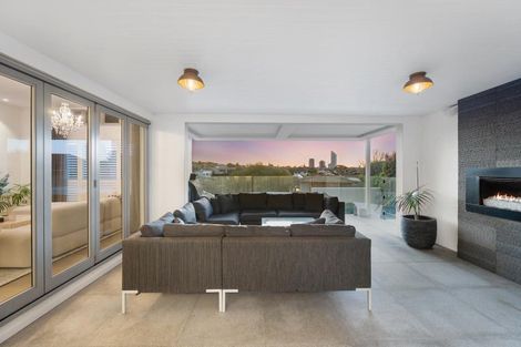 Photo of property in 1 Arthur Crescent, Hauraki, Auckland, 0622