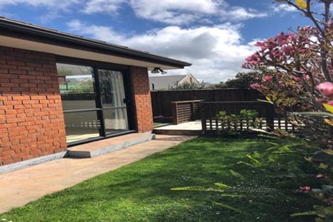 Photo of property in 2/101 Pohutukawa Street, Woburn, Lower Hutt, 5011