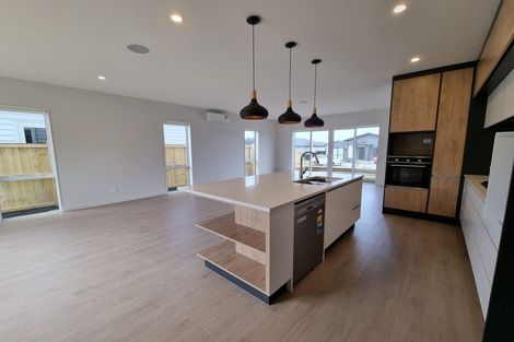 Photo of property in 89 Vinistra Road, Kumeu, 0810