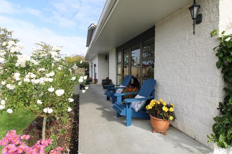 Photo of property in 5 Chisholm Place, Carterton, 5713