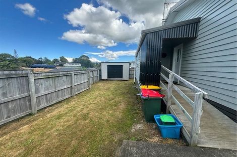 Photo of property in 197 Seaview Road, Westown, New Plymouth, 4310