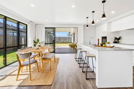 Photo of property in 63 Kaurinui Crescent, One Tree Point, 0118