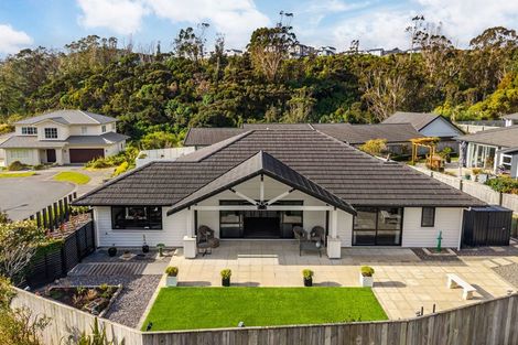 Photo of property in 64 Banks Boulevard, Whitby, Porirua, 5024