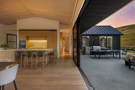 Photo of property in 38 Station Rise, Dalefield, Queenstown, 9371