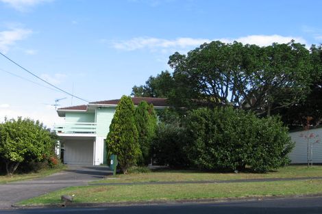 Photo of property in 50 Golf Road, New Lynn, Auckland, 0600