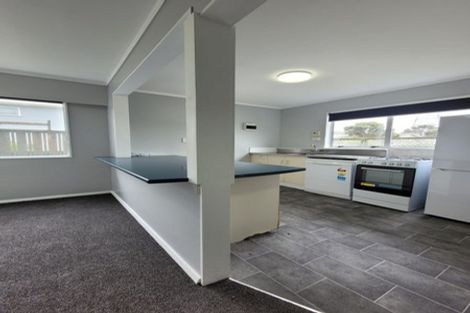 Photo of property in 15 Edgecombe Street, Newlands, Wellington, 6037