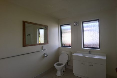 Photo of property in 60 Lavelle Road, Henderson, Auckland, 0612