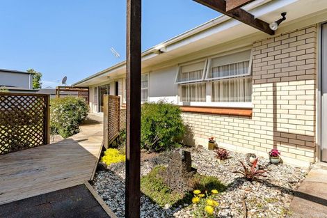Photo of property in 14 Borrowdace Avenue, Botany Downs, Auckland, 2010
