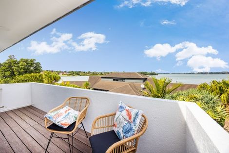 Photo of property in 62 Keywella Drive, Conifer Grove, Takanini, 2112