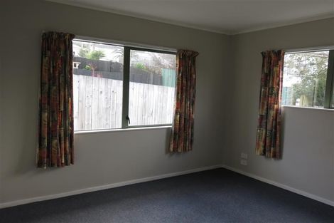 Photo of property in 10 Aldern Road, Massey, Auckland, 0614