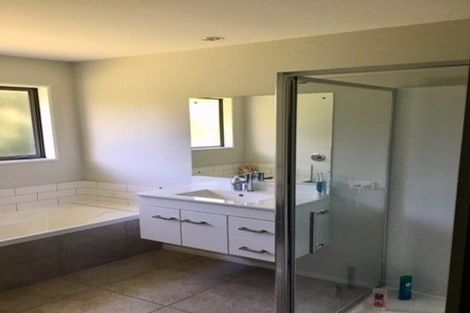 Photo of property in 16 Cone Peak Close, Lake Hayes, Queenstown, 9304