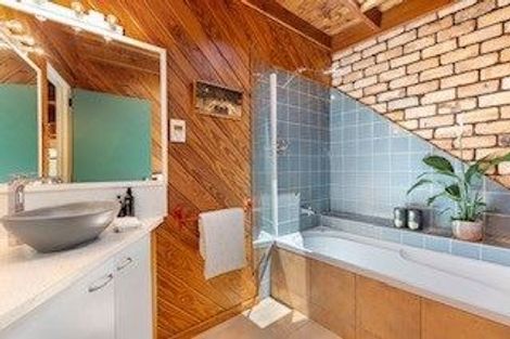 Photo of property in 68 Pah Road, Cockle Bay, Auckland, 2014