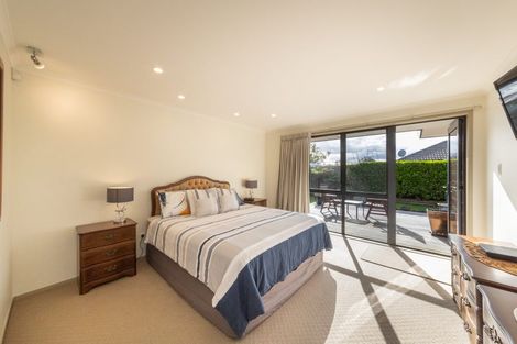 Photo of property in 48 Tennyson Avenue, Kelvin Grove, Palmerston North, 4414