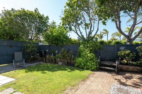 Photo of property in 2/2 Armoy Drive, East Tamaki, Auckland, 2016