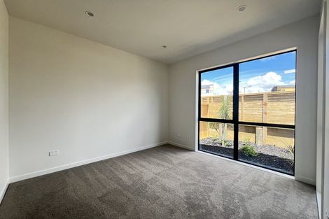 Photo of property in 28 Neretva Avenue, Massey, Auckland, 0614