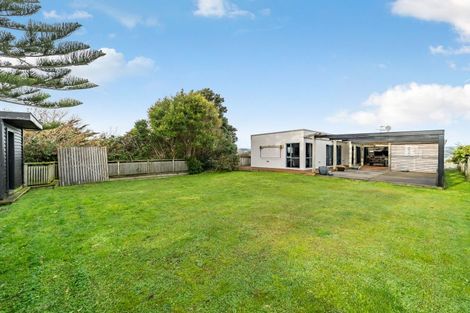 Photo of property in 11 Corlett Road, Plimmerton, Porirua, 5026