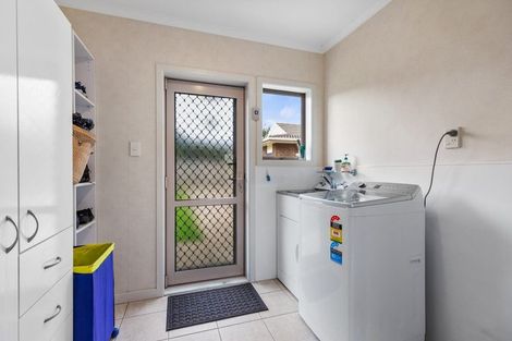 Photo of property in 27 Matapihi Road, Mount Maunganui, 3116