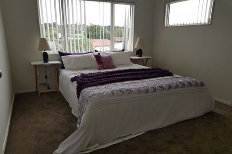 Photo of property in 9 Birchlea Rise, Goodwood Heights, Auckland, 2105