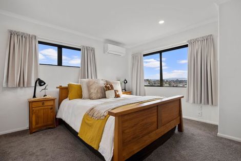 Photo of property in 17 Downing Place, Welcome Bay, Tauranga, 3112