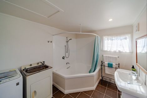 Photo of property in 1001 Caroline Road, Mayfair, Hastings, 4122