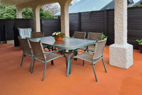 Photo of property in 60 Lucknow Road, Havelock North, 4130