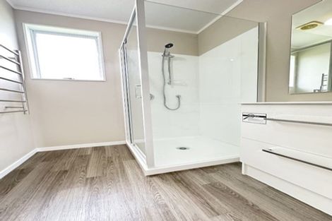 Photo of property in 1/6 Penion Drive, Flat Bush, Auckland, 2023