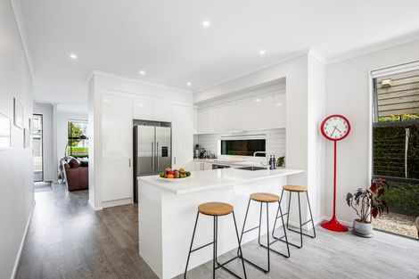 Photo of property in 16 Sacred Kingfisher Road, Hobsonville, Auckland, 0616