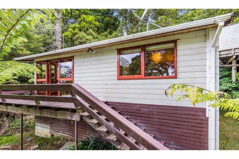 Photo of property in 230 Atkinson Road, Titirangi, Auckland, 0604