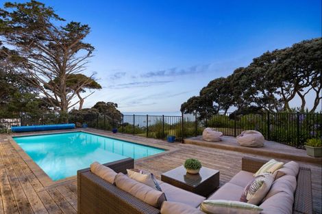 Photo of property in 869d Whangaparaoa Road, Manly, Whangaparaoa, 0930