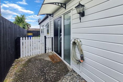 Photo of property in 5/7 Koromiko Street, New Lynn, Auckland, 0600