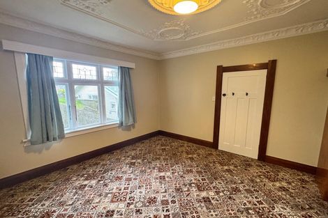 Photo of property in 68 Mortimer Terrace, Brooklyn, Wellington, 6021