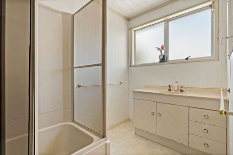 Photo of property in 30 Waimumu Road, Massey, Auckland, 0614