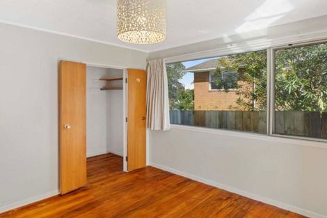 Photo of property in 9 Cockayne Crescent, Sunnynook, Auckland, 0620