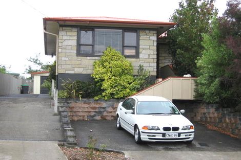 Photo of property in 54 Farquhar Road, Glendene, Auckland, 0602