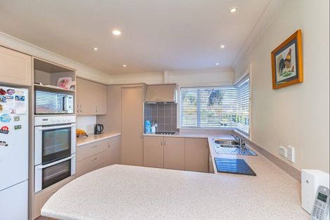 Photo of property in 68a Mako Mako Road, Levin, 5510