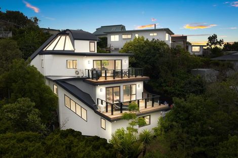 Photo of property in 2/5 Dalmeny Close, Murrays Bay, Auckland, 0630