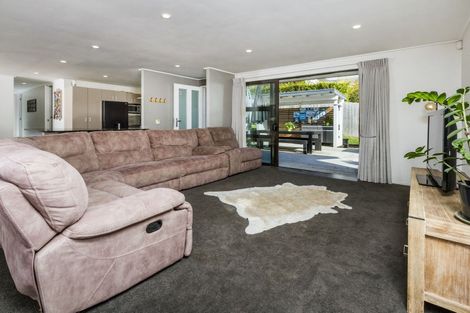 Photo of property in 43 Arthur Street, Riverhead, 0820