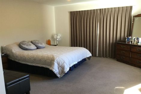 Photo of property in 103b Roberts Road, Te Atatu South, Auckland, 0610