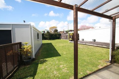 Photo of property in 9 Manu Crescent, Upper Vogeltown, New Plymouth, 4310