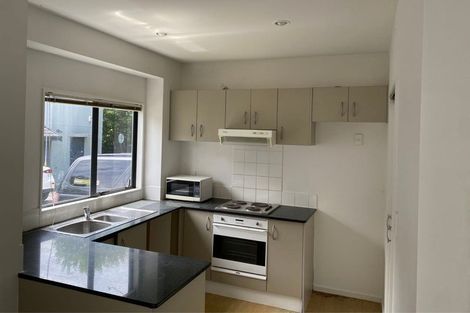 Photo of property in 3 Sun Place, Henderson, Auckland, 0612