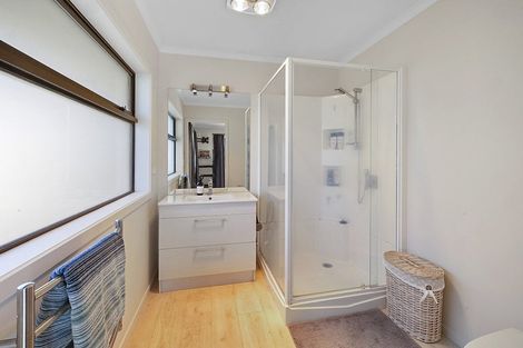 Photo of property in 111 Queens Road, Glen Avon, New Plymouth, 4312